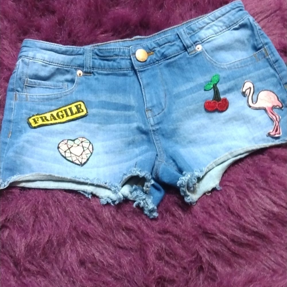 No Boundaries Denim Blue Jean Shorts With Patches In A Juniors Size 9